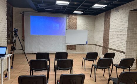 Арендовать Тренинг-лофт с большими окнами