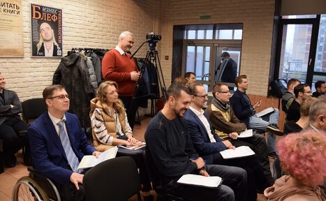 Арендовать Тренинг-лофт с большими окнами