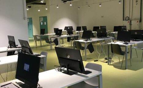 Арендовать Комфортные классы в стиле Hi-tech