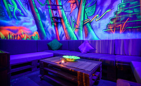 Арендовать Гамачная №1 Ежик в тумане. Лаунж-бар в тропическом стиле 