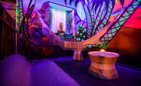 Арендовать Гамачная №1 Ежик в тумане. Лаунж-бар в тропическом стиле 