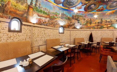 Арендовать Зал в башне с ручной росписью 