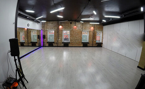 Арендовать Белый танцевальный зал