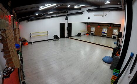 Арендовать Просторный танцевальный зал 