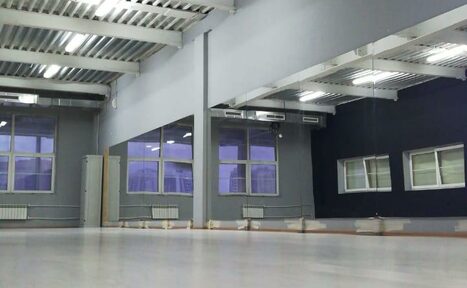 Арендовать John Galt Просторный зал с зеркалами