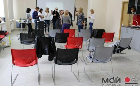 Арендовать Академия "Май"