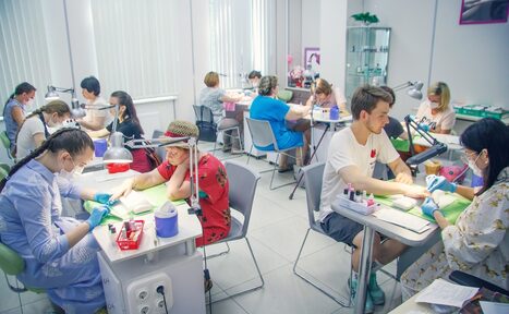 Арендовать Академия "Май"