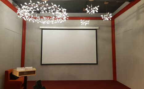 Арендовать AZIMUT Hotel Яркий функциональный зал в Новосибирске