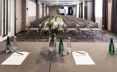 Арендовать Бутик-отель «39». Светлый конференц-зал в Ростове-на-Дону