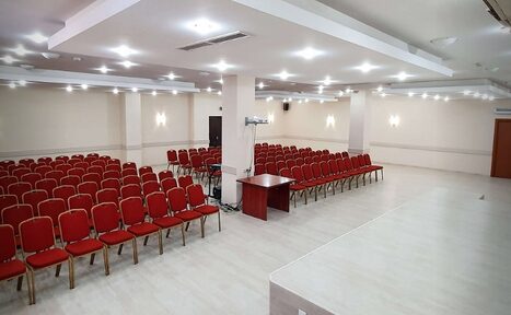 Арендовать АМАКС Сафар Отель