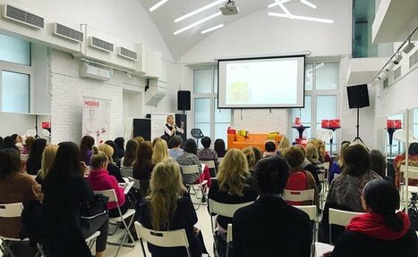 Арендовать Белый двухэтажный лофт