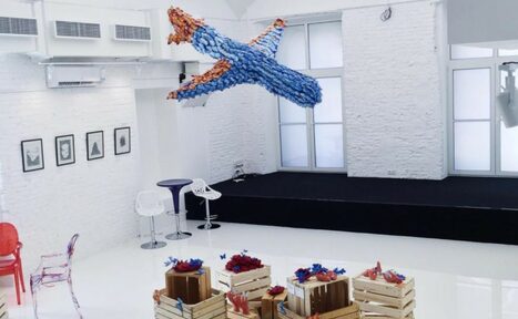 Арендовать Белый двухэтажный лофт