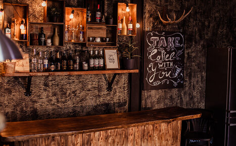 Арендовать Mirseliz. Лофт с панорамным окном во всю стену