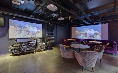 Арендовать Lounge bar. Лофт бар с мотоциклом