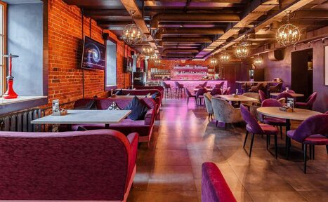 Арендовать Lounge bar. Лофт бар с мотоциклом