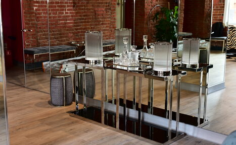 Арендовать Adornos Loft Лофт с зеркальными колоннами