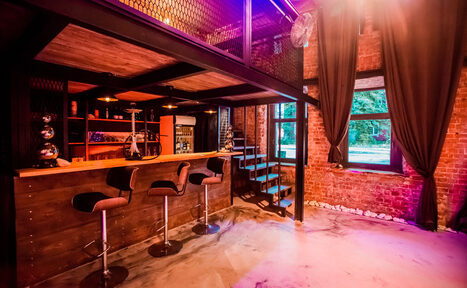 Арендовать KROV loft. Двухэтажный лофт с кальянами