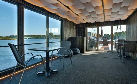 Арендовать Площадка на воде для мероприятий