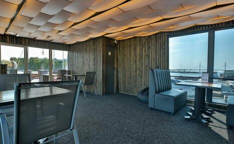 Арендовать Площадка на воде для мероприятий