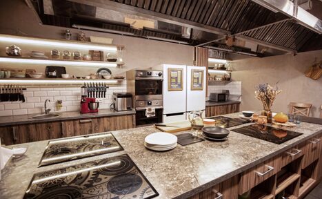 Арендовать Лофт с кухней для праздников