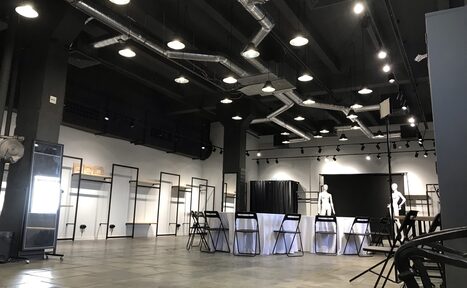 Арендовать Оборудованный лофт в черно-белых тонах