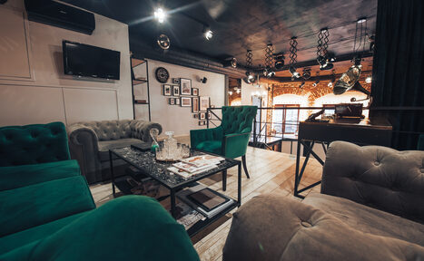 Арендовать Стилизованный лофт с граммофоном