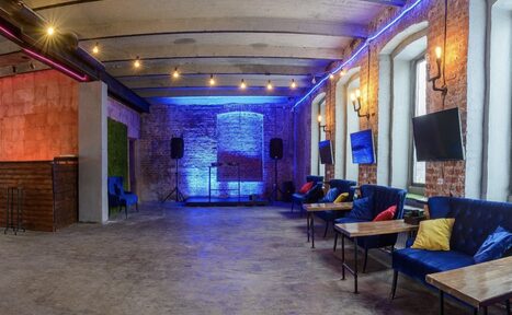 Арендовать Conductor Lofts (Кондуктор Лофт). С дизайнерской мебелью и высокими сводчатыми потолками