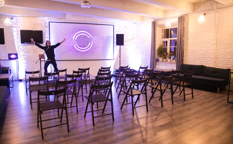 Арендовать  LALA LOFT Арт-пространство с видом на набережную