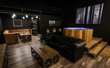 Арендовать IglooBar (ИглуБар). Стильный кинолофт с джакузи и видом на город