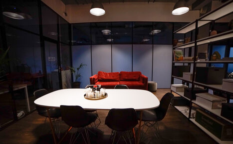 Арендовать Стеклянная переговорная в Бизнес-квартале