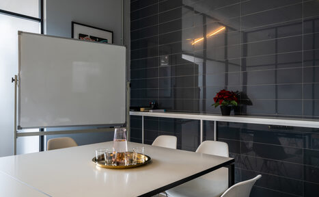 Арендовать Стеклянная переговорная в Бизнес-квартале