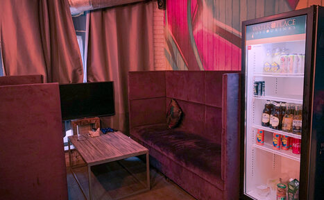 Арендовать Арт-пространство с отдельным входом и барной стойкой