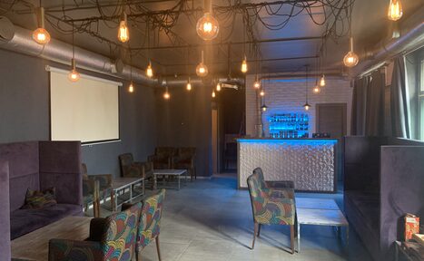 Арендовать Арт-пространство с отдельным входом и барной стойкой