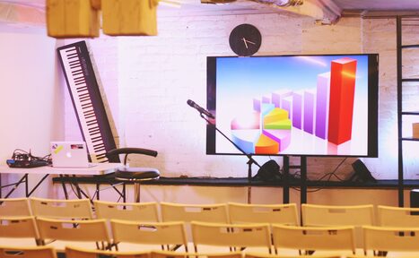 Арендовать PianoLoft Уютный лофт для деловых событий