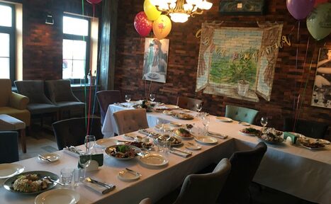 Арендовать Банкетный зал с живописными фресками