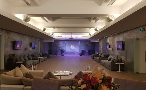 Арендовать Мамита. Учим хорошо танцевать