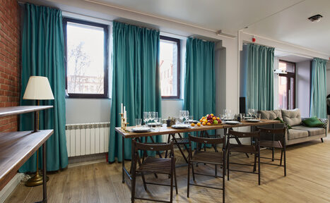 Арендовать Лофт-конструктор с мягкими диванами