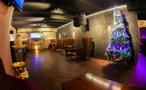 Арендовать Атмосферный караоке бар под закрытие