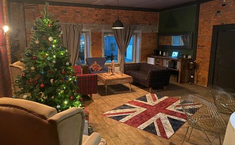 Арендовать Камерный вип-зал с панорамными окнами