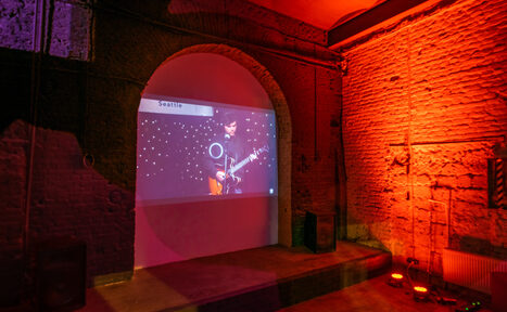 Арендовать Дизайнерский лофт с высокими потолками