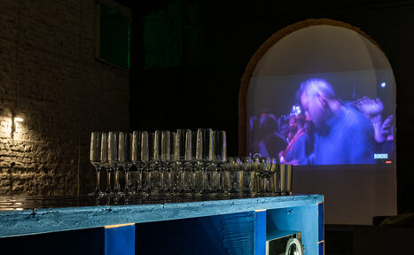 Арендовать Дизайнерский лофт с высокими потолками