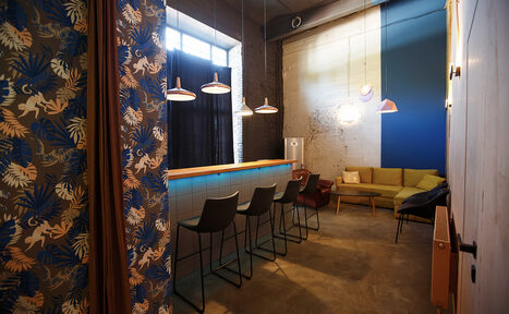 Арендовать Дизайнерский лофт с высокими потолками