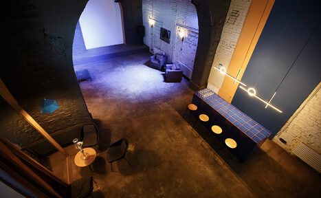 Арендовать Дизайнерский лофт с высокими потолками