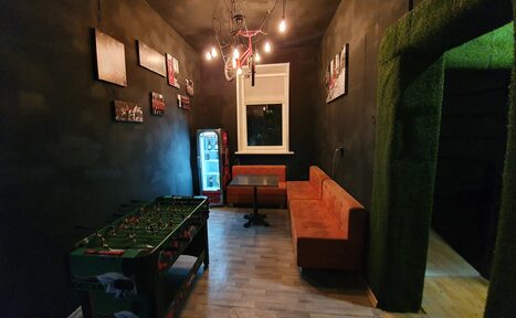 Арендовать Черный лофт с большой барной стойкой