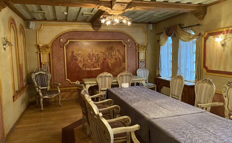 Арендовать Банкетный зал с белым роялем