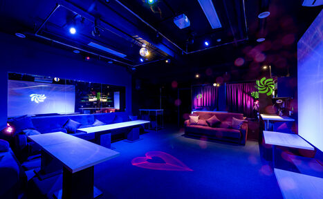 Арендовать Зеркальный Лофт с Караоке и светомузыкой