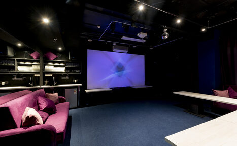 Арендовать Зеркальный Лофт с Караоке и светомузыкой