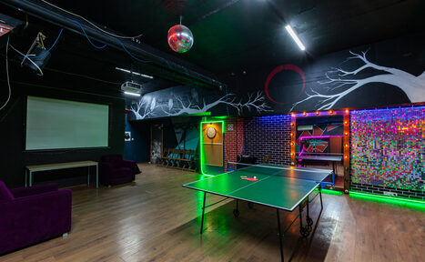 Арендовать Лофт со светомузыкой и настольным теннисом