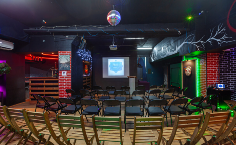 Арендовать Лофт со светомузыкой и настольным теннисом