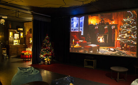 Арендовать Уютный лофт для кинопоказов